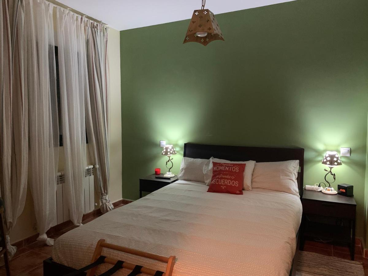 Chalet Pradonavas Navas de San Antonio Екстериор снимка