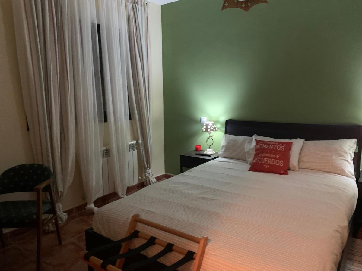Chalet Pradonavas Navas de San Antonio Екстериор снимка